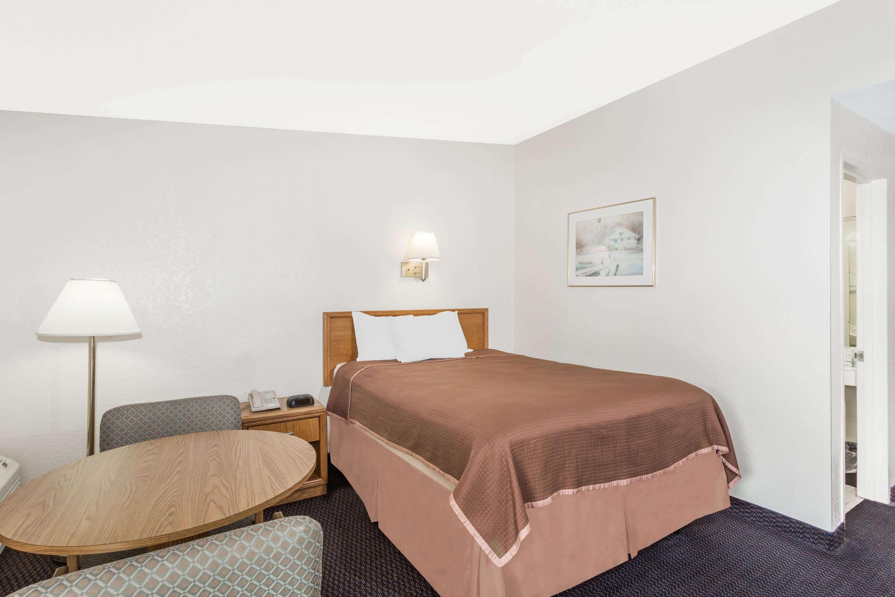 Howard Johnson By Wyndham Vero Beach / Downtown Exterior photo